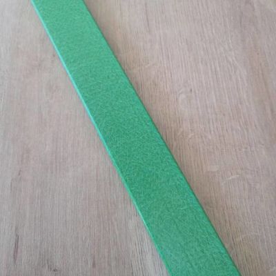 깨지지 않는 매끄러운 폴리에스테 베일로 감싸는 40x22x5mm C 모양 FRP U 채널